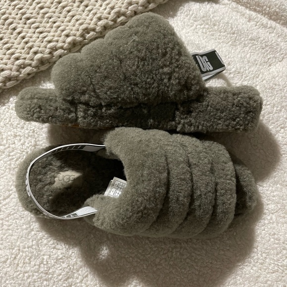 UGG® Fluff Yeah Slides - Picture 3 of 6
